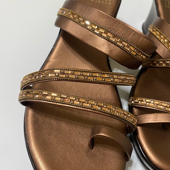 🔴4 for $25🔴 ITALIAN SHOEMAKERS Sandals - Picture 2 of 7